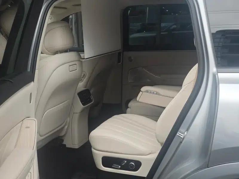 Wenjie M8 2025 Extended Range Ultra 6-Seat 4WD (192-line LiDAR) — миниатюра 12