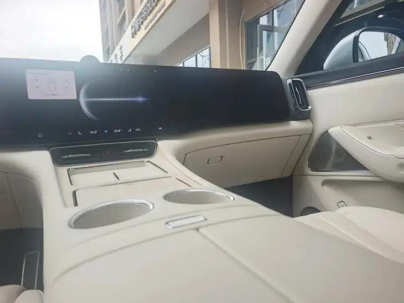 Wenjie M8 2025 Extended Range Ultra 6-Seat 4WD (192-line LiDAR) — миниатюра 7