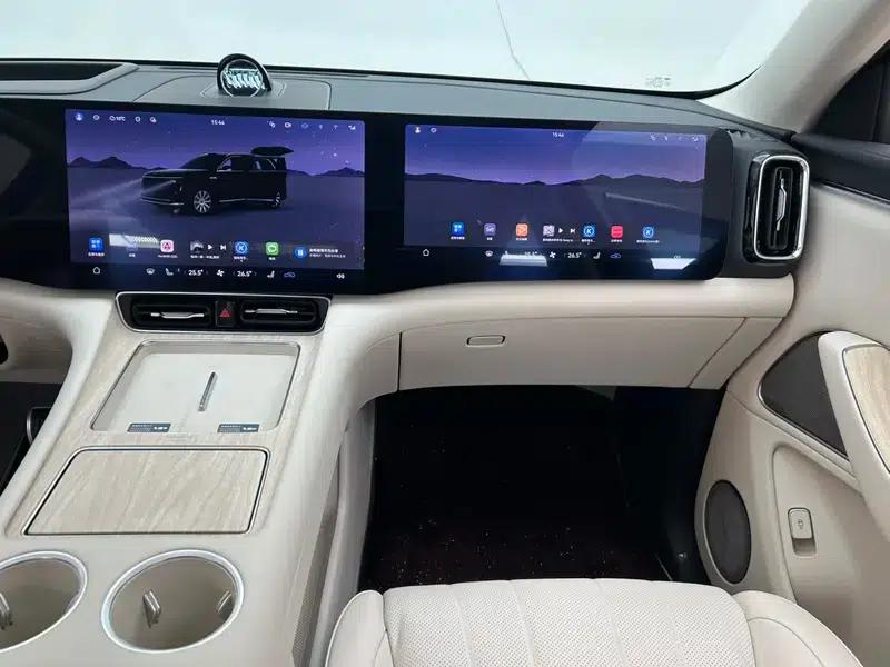 Wenjie M8 2025 Extended Range Max+ 6-Seat 4WD Version (192-line LiDAR) — миниатюра 9