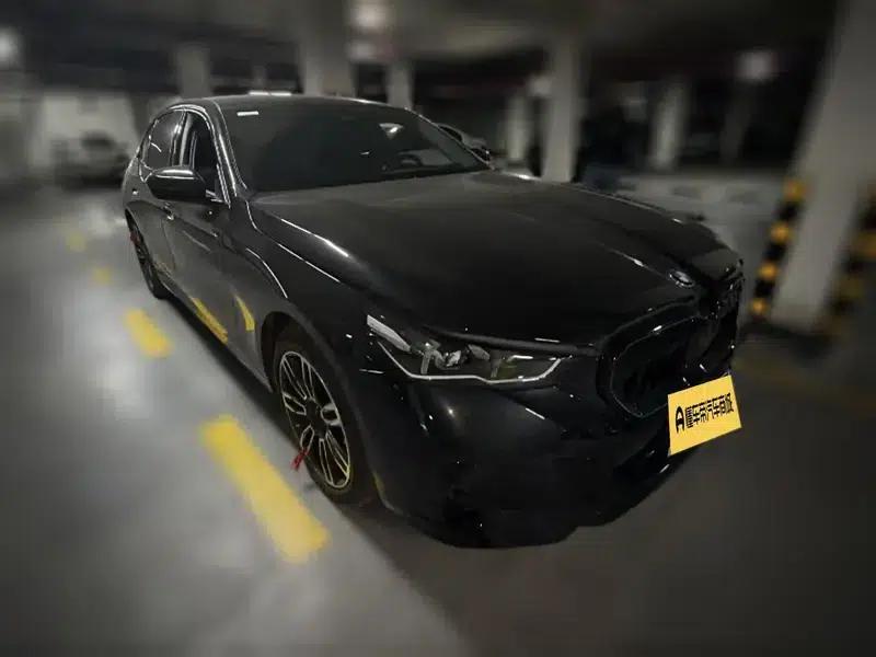 2025 BMW 5 Series Facelift 530Li Leading Edition M Sport Package — миниатюра 3