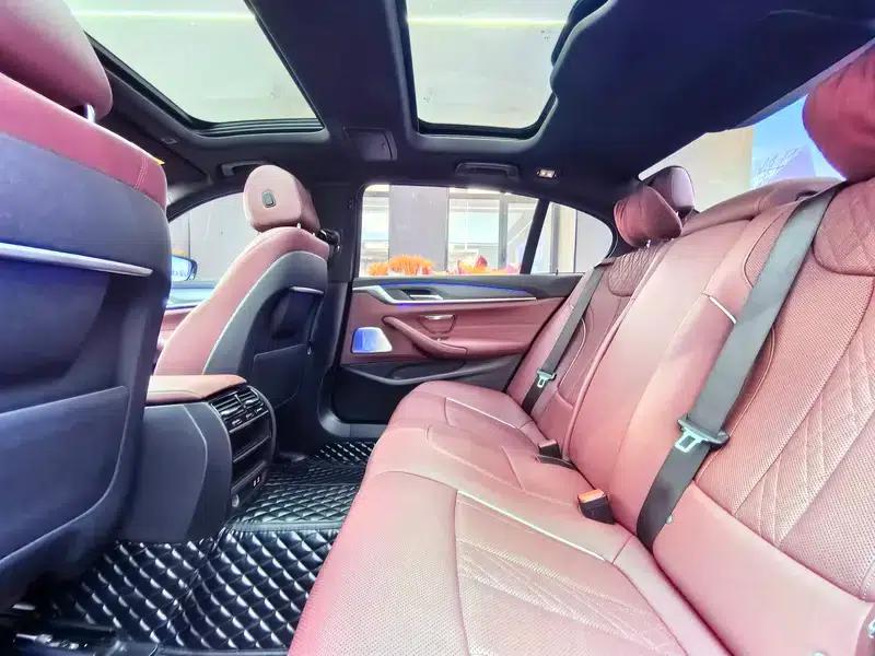 2021 BMW 5 Series 530Li Leading Edition M Sport Package — миниатюра 9