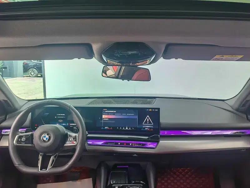 2024 BMW 5 Series 525Li M Sport Package — миниатюра 15