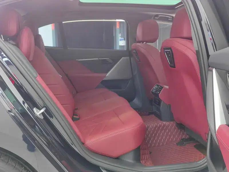 2024 BMW 5 Series 525Li M Sport Package — миниатюра 21