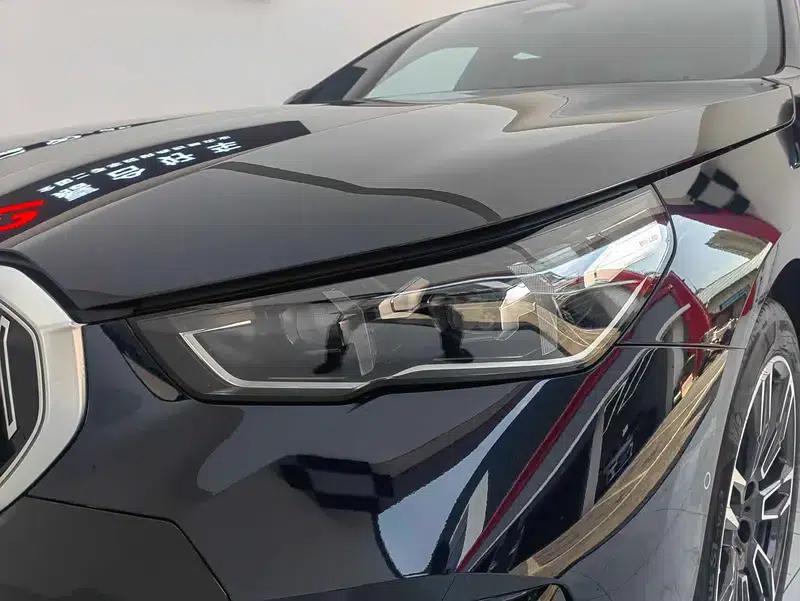 2024 BMW 5 Series 525Li M Sport Package — миниатюра 10