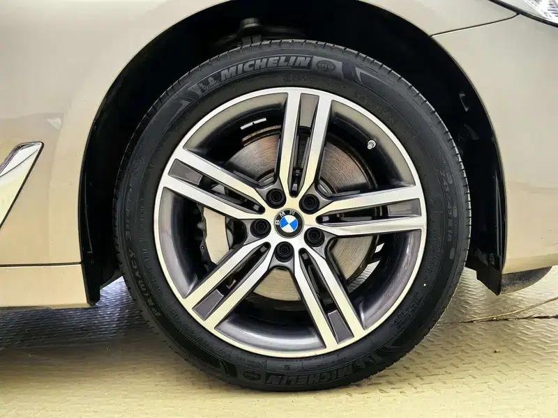 2023 BMW 5 Series 530Li Leading Luxury Package — миниатюра 9