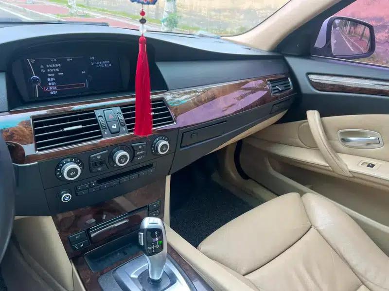 BMW 5 Series 2008 530Li Leading Edition — миниатюра 8