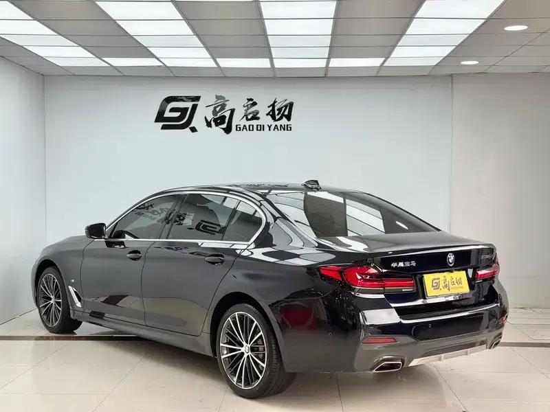 2022 BMW 5 Series 530Li Leading Edition M Sport Package — миниатюра 4