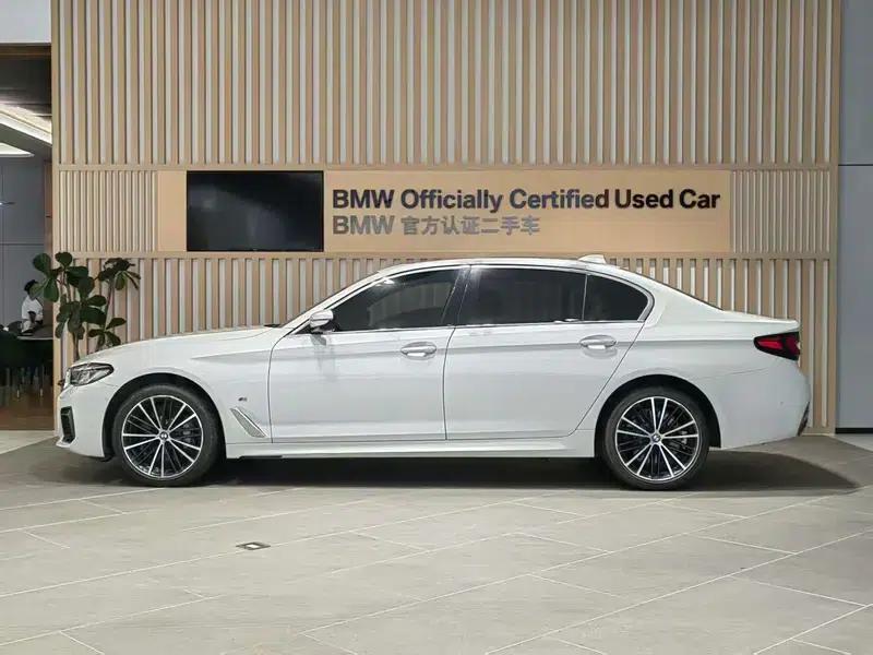 2022 BMW 5 Series 530Li Leading Edition M Sport Package — миниатюра 3