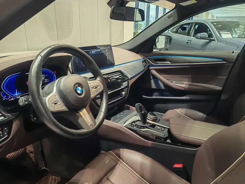 2022 BMW 5 Series 530Li Leading Edition M Sport Package — миниатюра 7