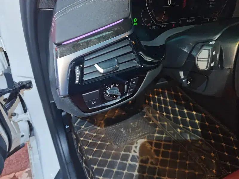 2022 BMW 5 Series 525Li M Sport Package — миниатюра 13