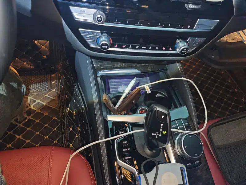 2022 BMW 5 Series 525Li M Sport Package — миниатюра 14