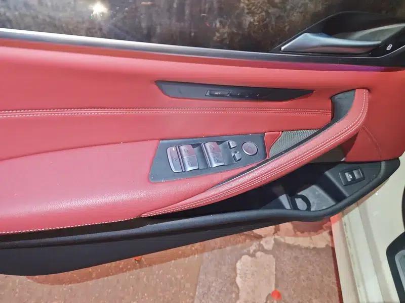 2022 BMW 5 Series 525Li M Sport Package — миниатюра 15