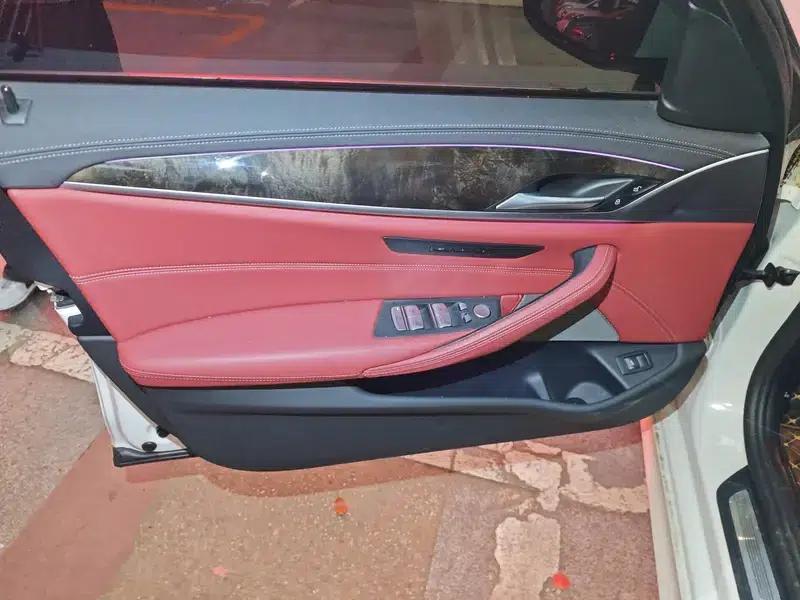 2022 BMW 5 Series 525Li M Sport Package — миниатюра 16