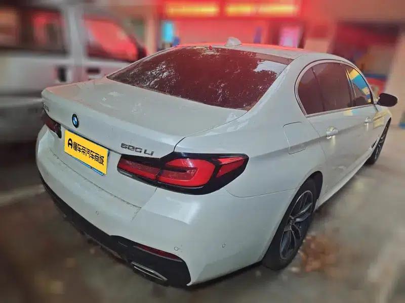 2022 BMW 5 Series 525Li M Sport Package — миниатюра 4