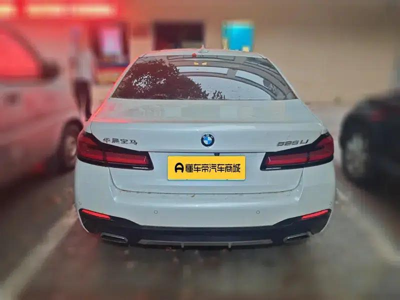 2022 BMW 5 Series 525Li M Sport Package — миниатюра 5