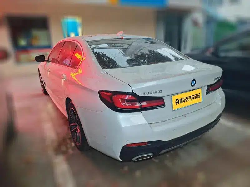2022 BMW 5 Series 525Li M Sport Package — миниатюра 6