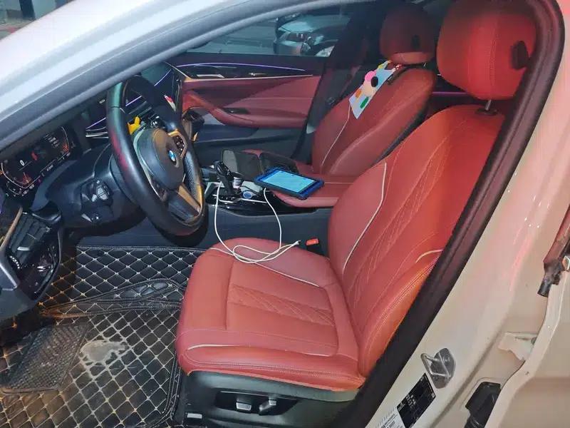 2022 BMW 5 Series 525Li M Sport Package — миниатюра 7