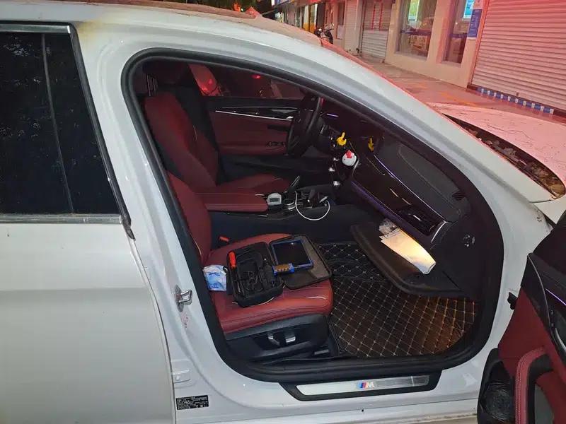 2022 BMW 5 Series 525Li M Sport Package — миниатюра 8