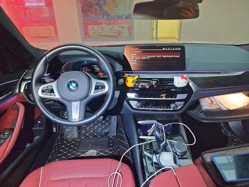 2022 BMW 5 Series 525Li M Sport Package — миниатюра 10