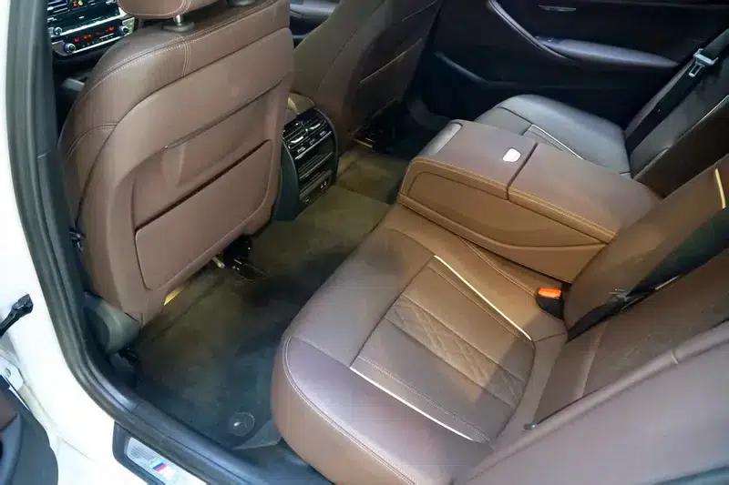 2023 BMW 5 Series 530Li Leading Edition M Sport Package — миниатюра 18