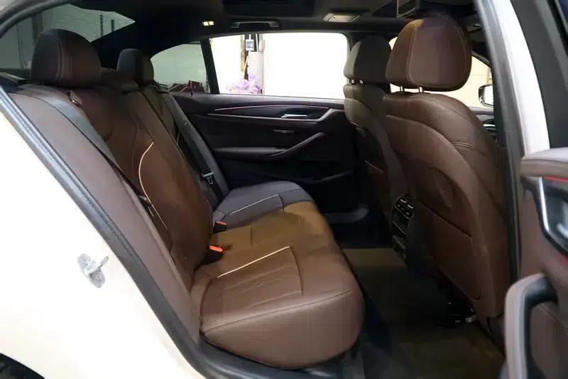 2023 BMW 5 Series 530Li Leading Edition M Sport Package — миниатюра 20