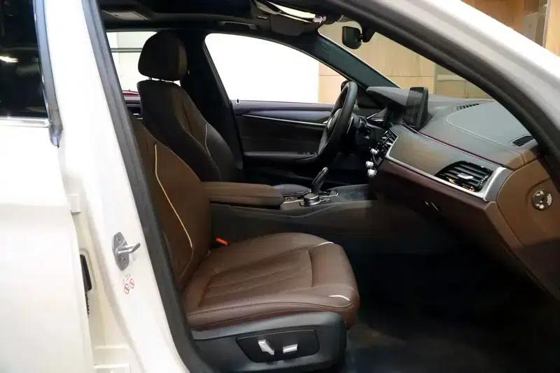 2023 BMW 5 Series 530Li Leading Edition M Sport Package — миниатюра 22