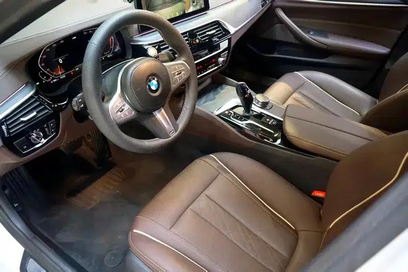 2023 BMW 5 Series 530Li Leading Edition M Sport Package — миниатюра 23