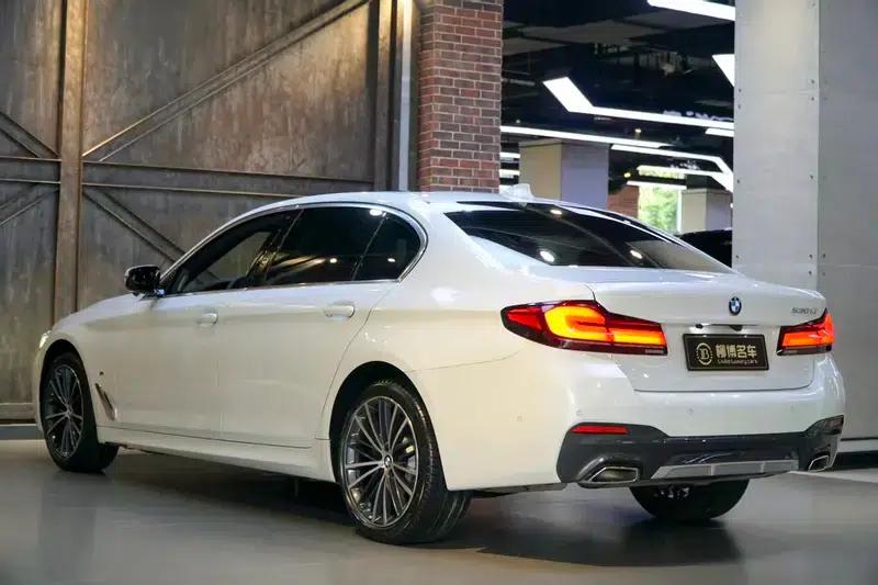 2023 BMW 5 Series 530Li Leading Edition M Sport Package — миниатюра 4