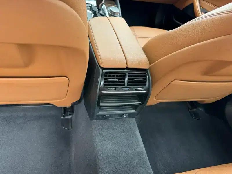 BMW 5 Series 2018 528Li Launch Special Edition — миниатюра 10