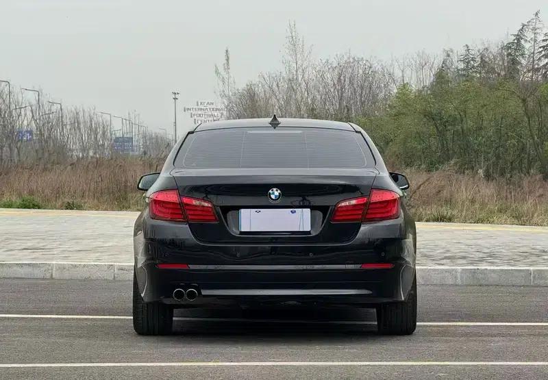 BMW 5 Series 2012 520Li Elegant Edition — миниатюра 3
