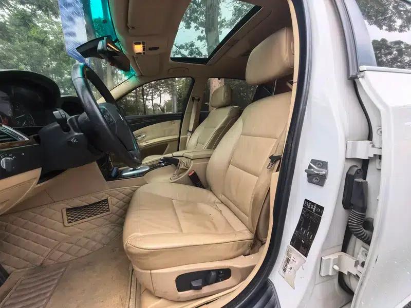 BMW 5 Series 2010 523Li Leading Edition — миниатюра 11