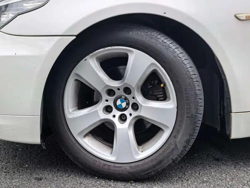 BMW 5 Series 2010 523Li Leading Edition — миниатюра 8