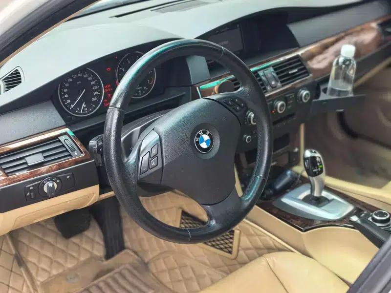 BMW 5 Series 2010 523Li Leading Edition — миниатюра 10