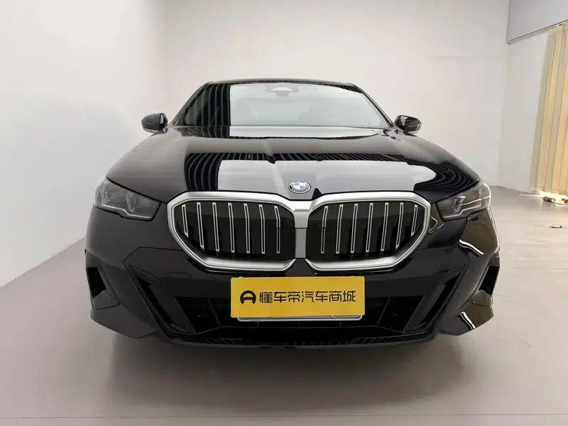 2025 BMW 5 Series Facelift 530Li Leading Edition M Sport Package — миниатюра 2