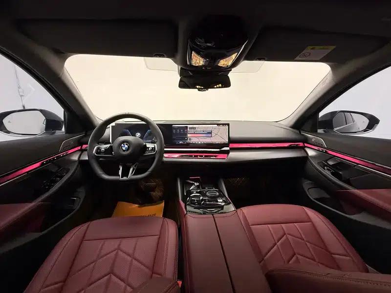 2025 BMW 5 Series Facelift 530Li Leading Edition M Sport Package — миниатюра 14