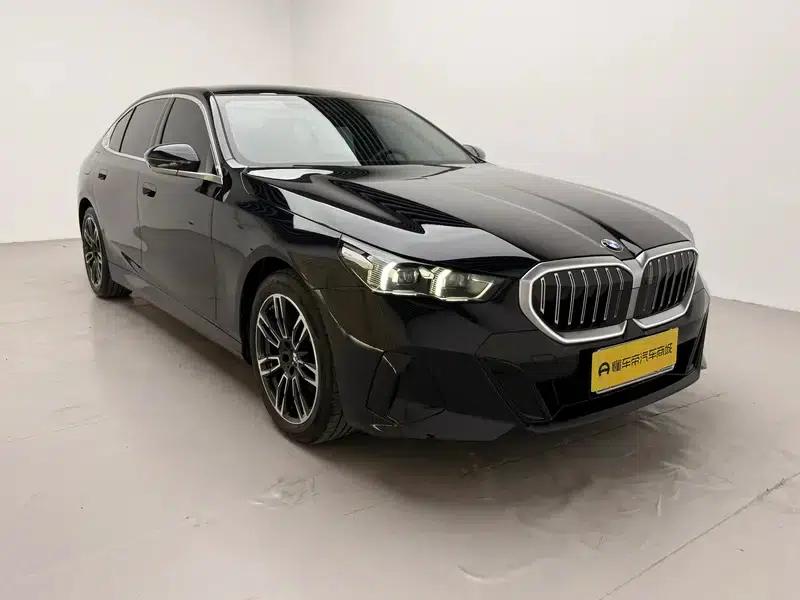 2025 BMW 5 Series Facelift 530Li Leading Edition M Sport Package — миниатюра 3