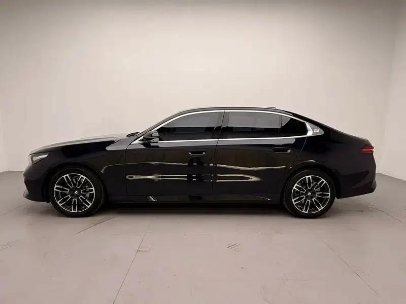 2025 BMW 5 Series Facelift 530Li Leading Edition M Sport Package — миниатюра 4