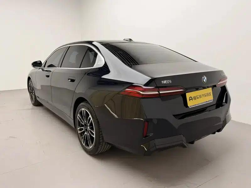 2025 BMW 5 Series Facelift 530Li Leading Edition M Sport Package — миниатюра 5