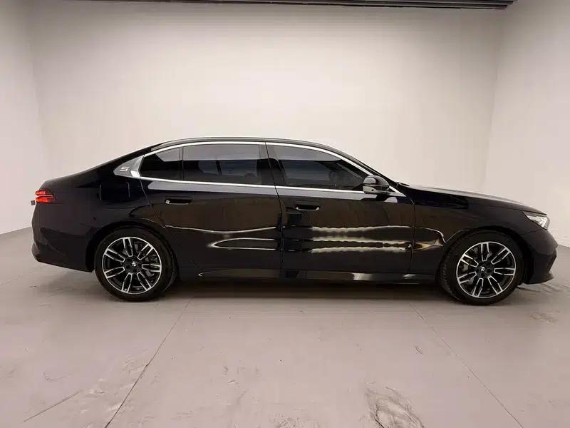 2025 BMW 5 Series Facelift 530Li Leading Edition M Sport Package — миниатюра 8
