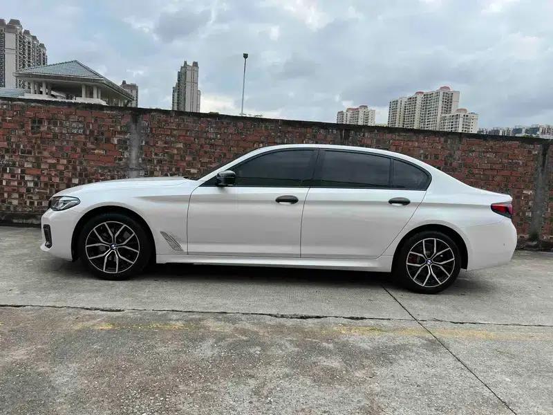 2021 BMW 5 Series 525Li M Sport Package — миниатюра 3
