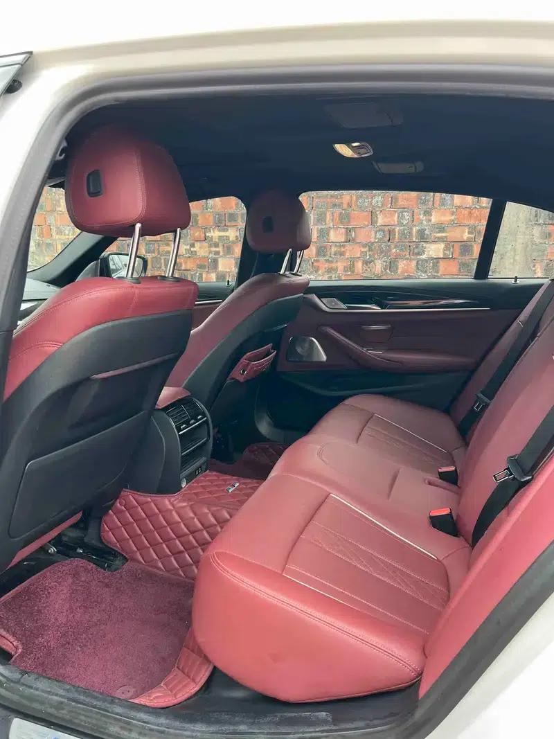2021 BMW 5 Series 525Li M Sport Package — миниатюра 9