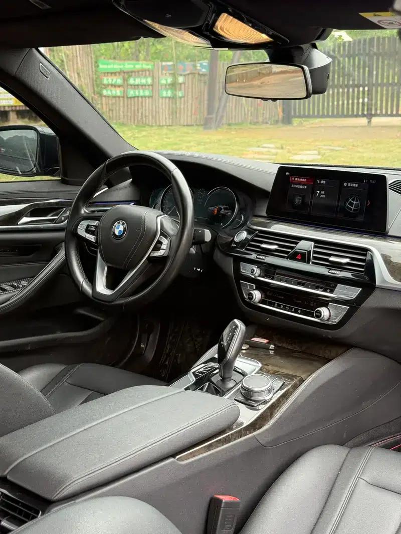 2018 BMW 5 Series 525Li M Sport Package — миниатюра 8