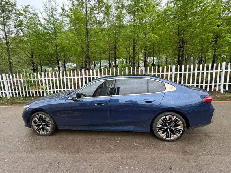 BMW 5 Series 2024 530Li Luxury Package — миниатюра 3