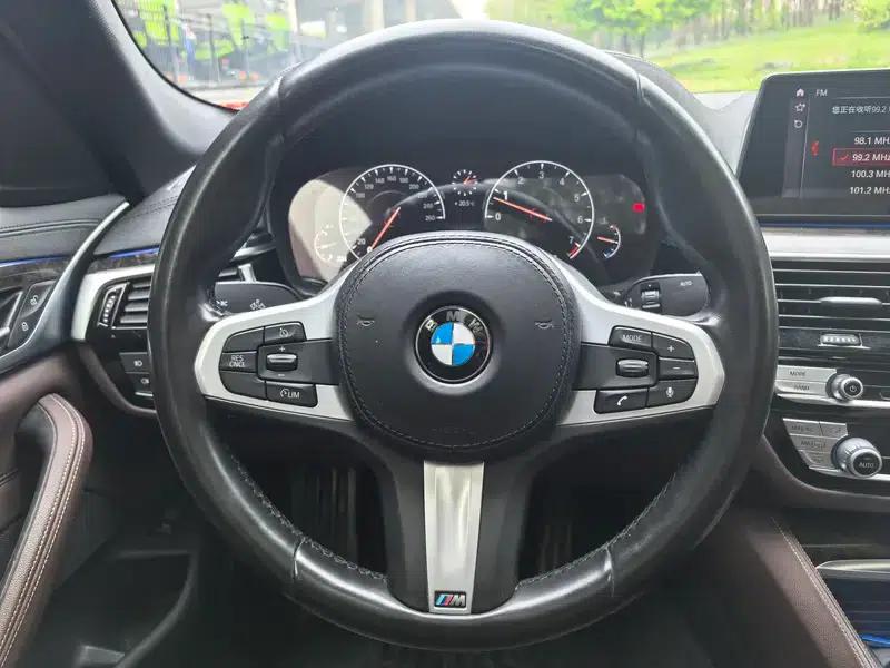 2019 BMW 5 Series 525Li M Sport Package — миниатюра 11