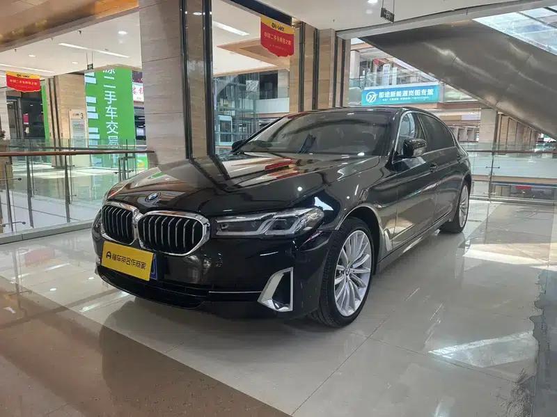 BMW 5 Series 2022 Facelift 530Li Luxury Package — миниатюра 1