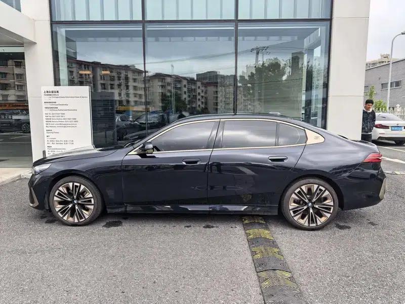 BMW 5 Series 2024 530Li Luxury Package — миниатюра 3