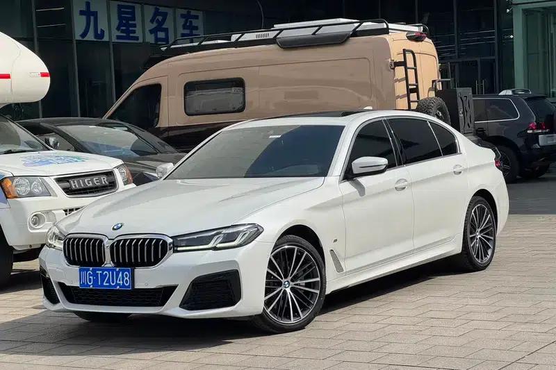 2022 BMW 5 Series Facelift 530Li Leading Edition M Sport Package — миниатюра 1