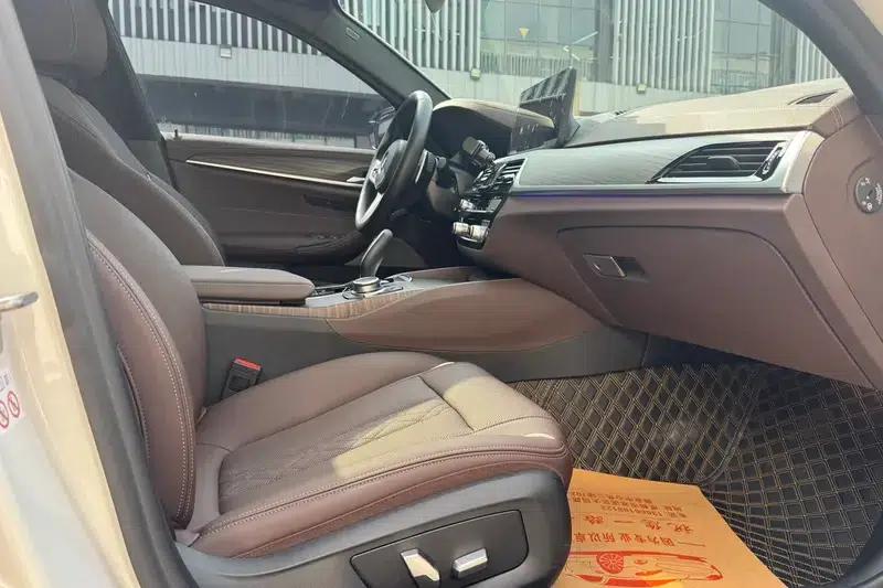 2022 BMW 5 Series Facelift 530Li Leading Edition M Sport Package — миниатюра 11