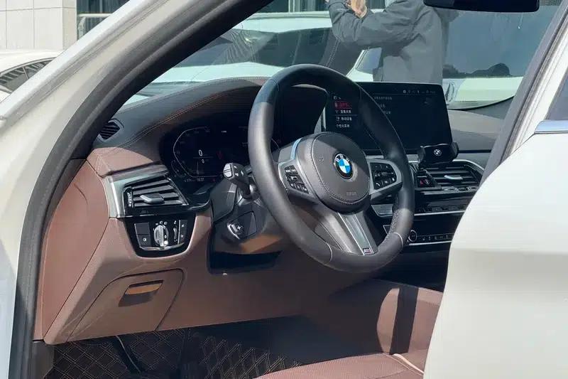 2022 BMW 5 Series Facelift 530Li Leading Edition M Sport Package — миниатюра 13