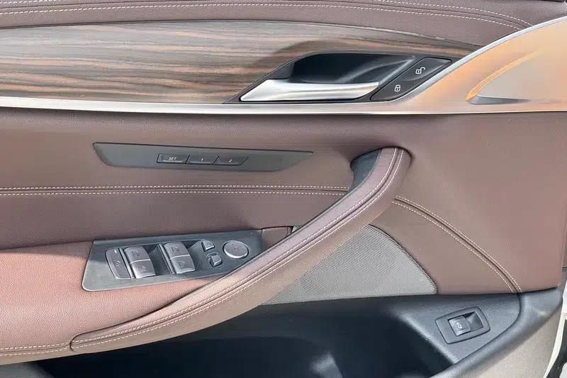 2022 BMW 5 Series Facelift 530Li Leading Edition M Sport Package — миниатюра 14